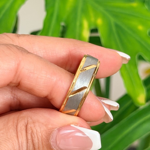 NEW 8MM GRAY YELLOW GOLD NOTCHED ETERNITY TUNGSTEN WEDDING BAND - Picture 16 of 16